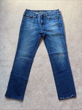 Women’s Broken-in. Straight Dark Blue Jeans